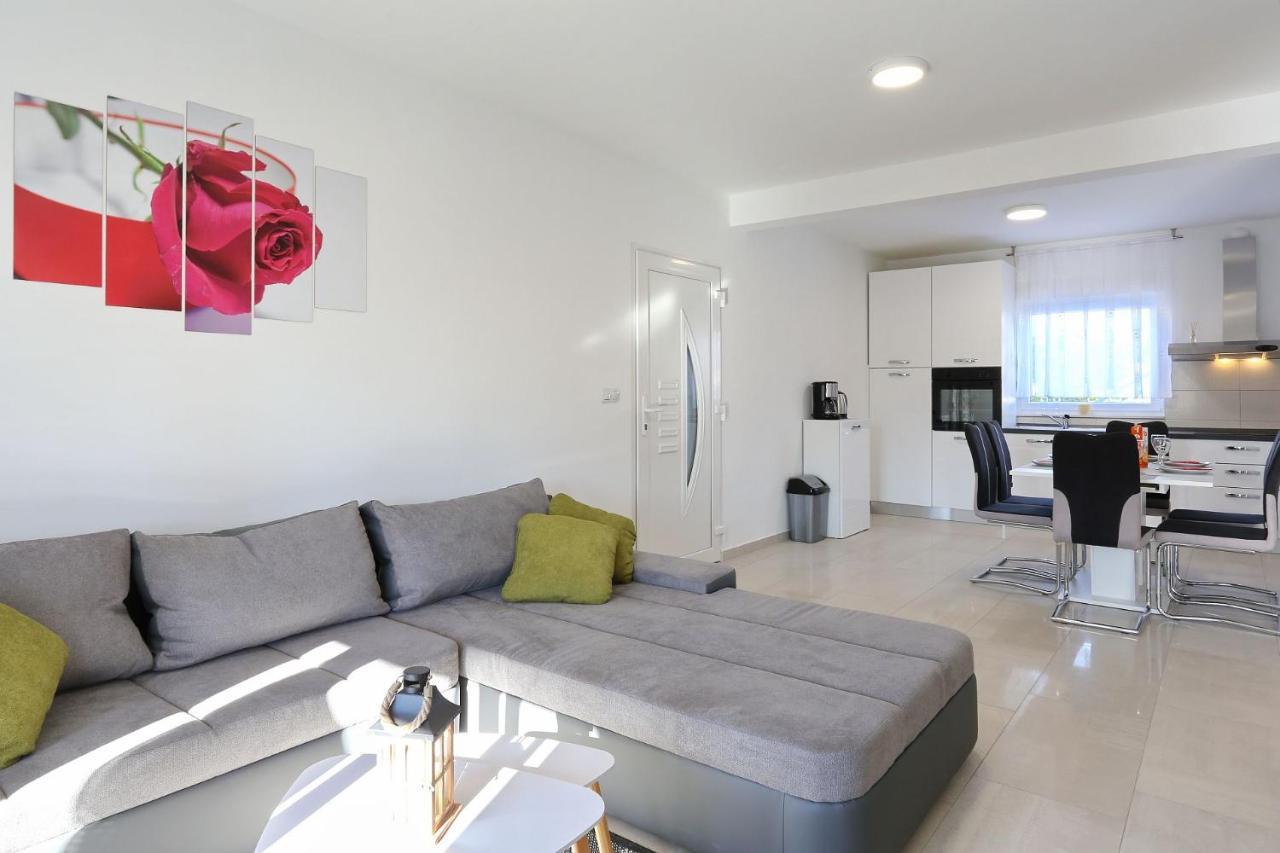 Apartments Lisac فير المظهر الخارجي الصورة