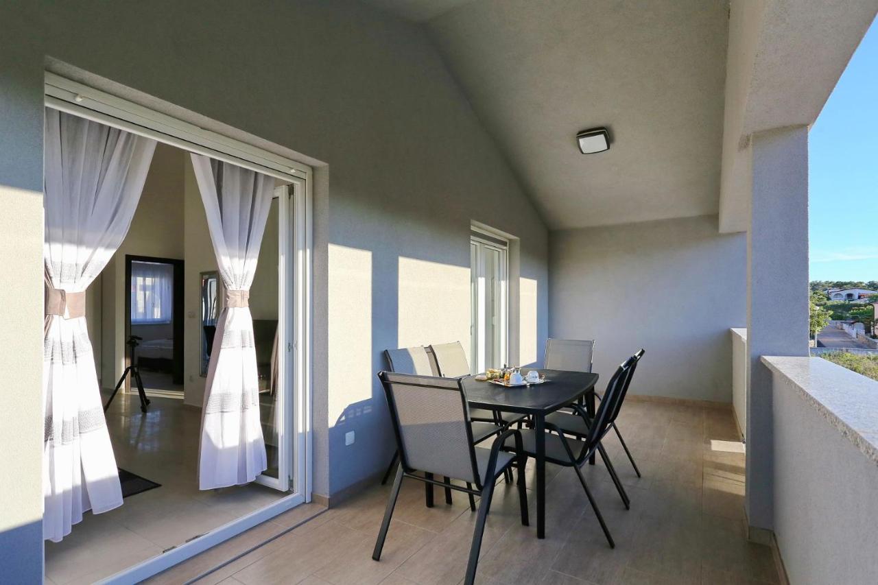 Apartments Lisac فير المظهر الخارجي الصورة