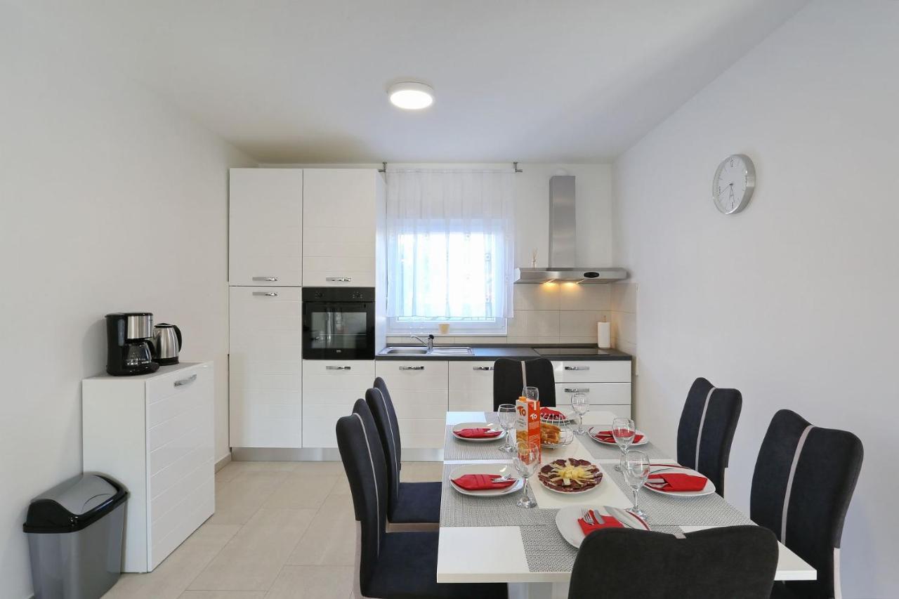 Apartments Lisac فير المظهر الخارجي الصورة
