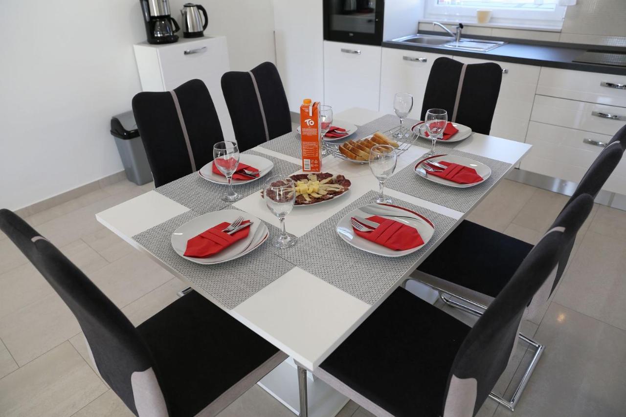 Apartments Lisac فير المظهر الخارجي الصورة