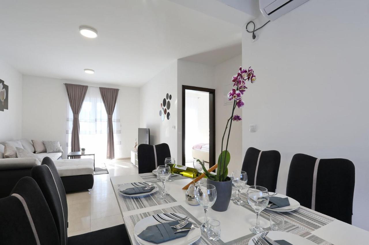 Apartments Lisac فير المظهر الخارجي الصورة