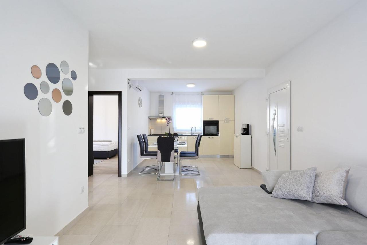 Apartments Lisac فير المظهر الخارجي الصورة