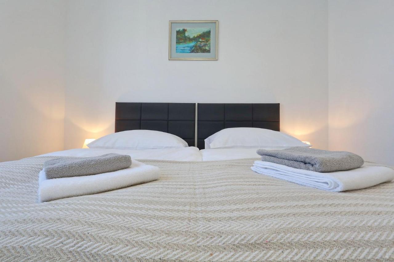 Apartments Lisac فير المظهر الخارجي الصورة