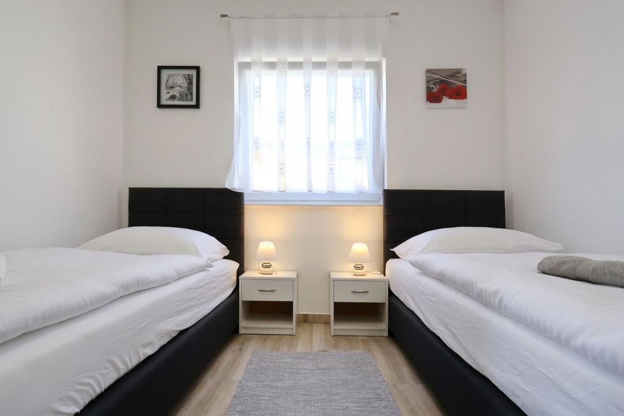 Apartments Lisac فير المظهر الخارجي الصورة
