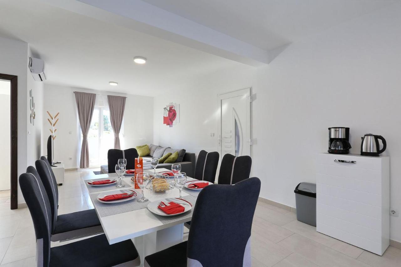 Apartments Lisac فير المظهر الخارجي الصورة