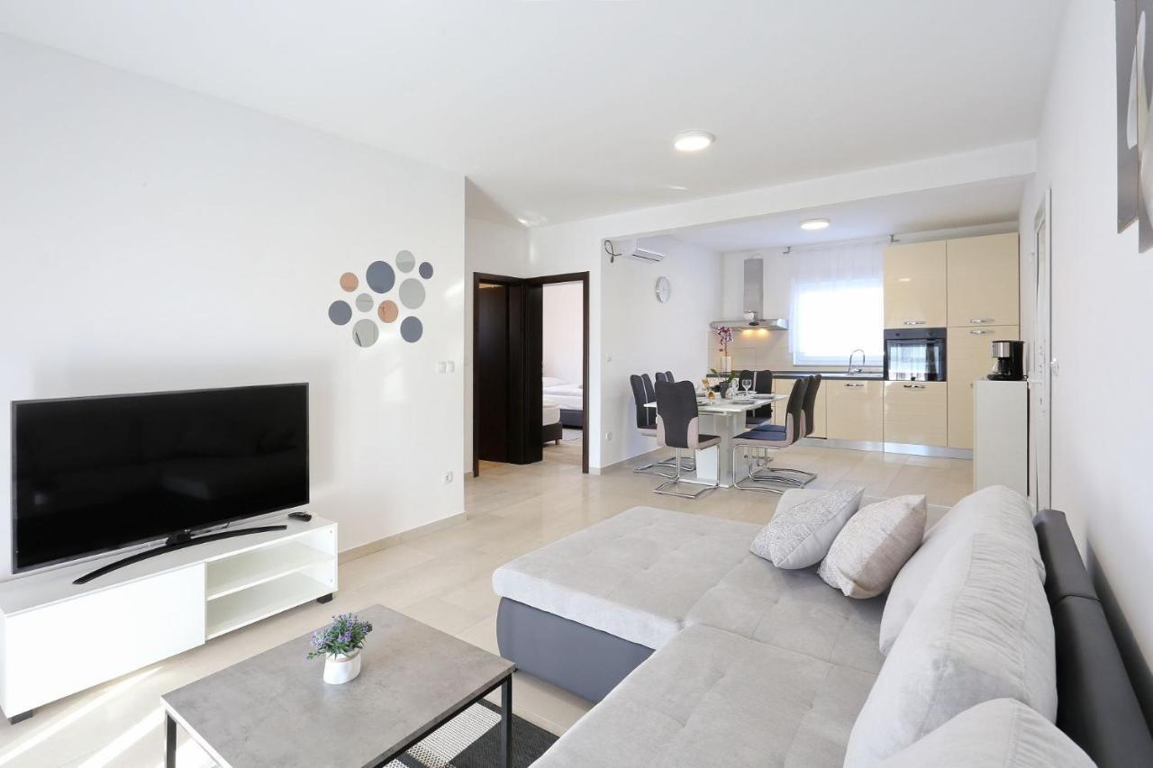 Apartments Lisac فير المظهر الخارجي الصورة