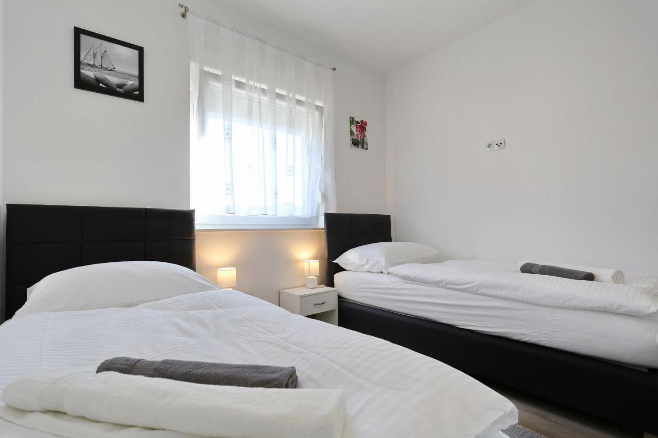 Apartments Lisac فير المظهر الخارجي الصورة