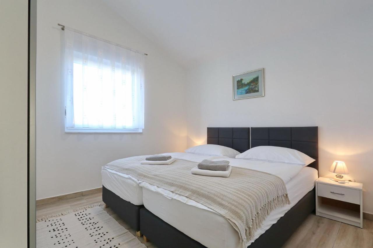 Apartments Lisac فير المظهر الخارجي الصورة