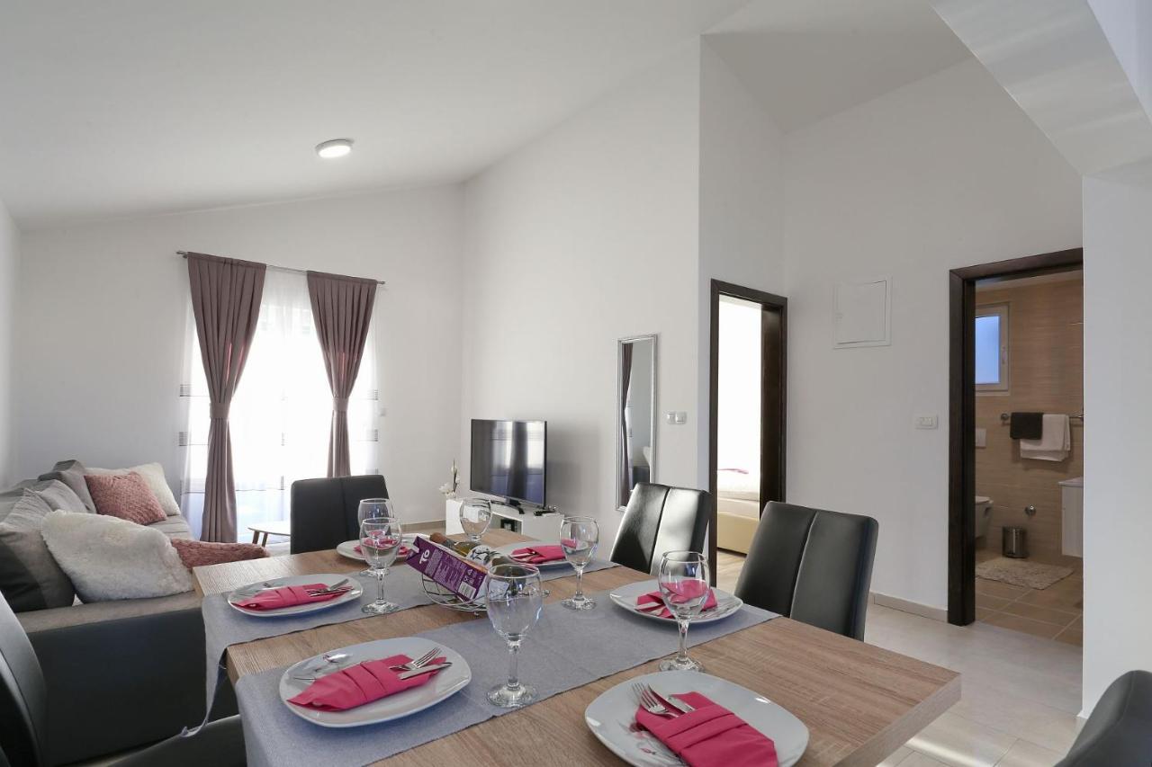 Apartments Lisac فير المظهر الخارجي الصورة